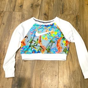 Nike semi cropped sweatshirt